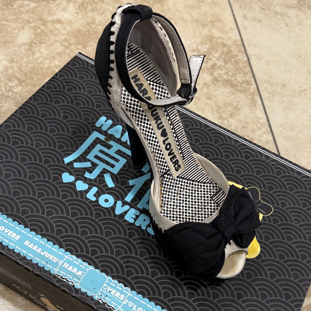 Harajuku Lovers Black and Cream Bow Heels with shoe box
